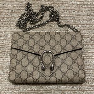 Gucci Dionysus GG Supreme chain wallet